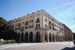 Biella Viale Matteotti Alloggio con Terrazzo Biella Viale Matteotti Alloggio con Terrazzo