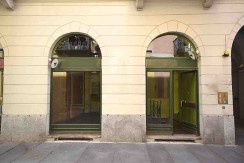 Biella Via Vescovado Negozio con Vetrine in Affitto