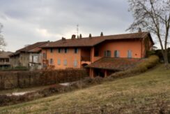 Dorzano Cascinale Ristrutturato Con Piscina In Vendita