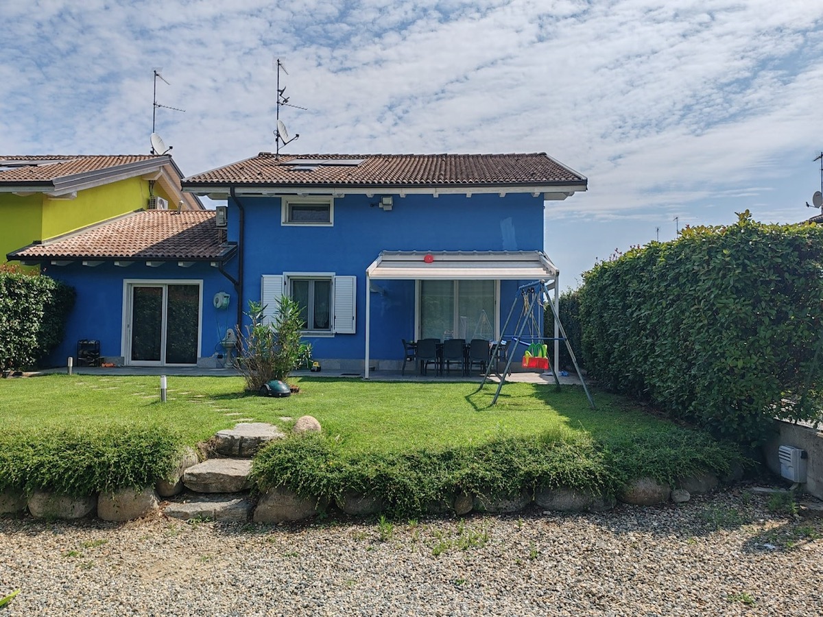 Villa con Piscina in Vendita Castelletto Cervo