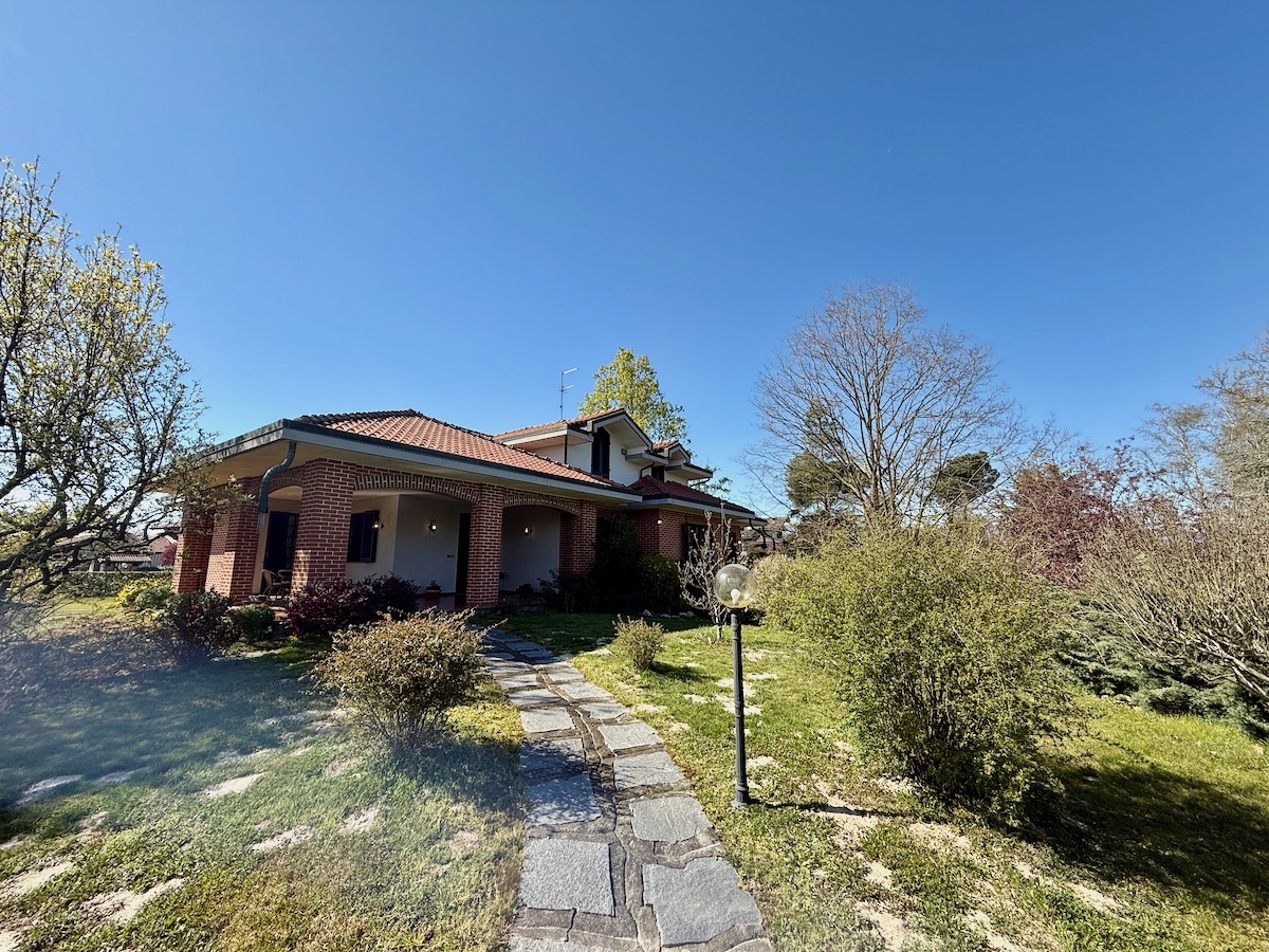 Villa Indipendente In Vendita Castelletto Cervo