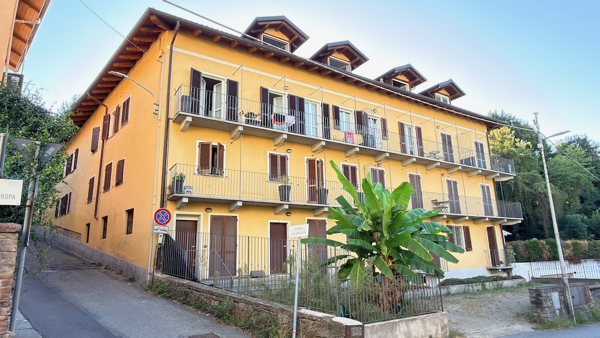 Biella Bottalino Due Alloggi Attigui in Vendita In Blocco